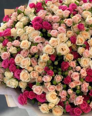 Букет из 101 кустовой розы  — Цветочный король