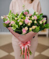 Нежный букет из роз и эустом. Цветы Владивосток фото 2 — Цветочный король
