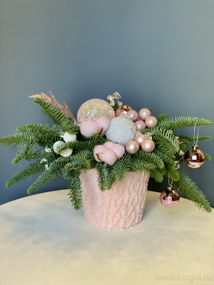 Композиция в вязанном кашпо. Цветы Владивосток фото 1 &mdash; Цветочный король