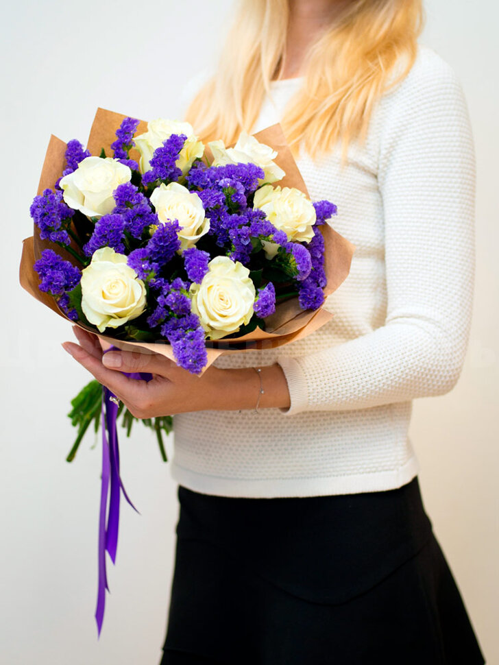 Бело-фиолетовое кино. Цветы Владивосток фото 1 — Цветочный король
