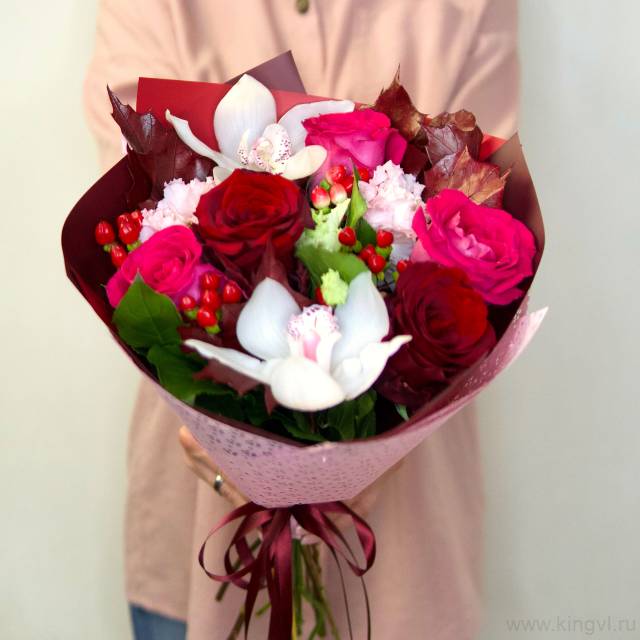 Букет из роз и орхидей 