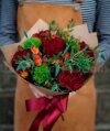 Пионовидные розы и диантус. Цветы Владивосток фото 1 — Цветочный король